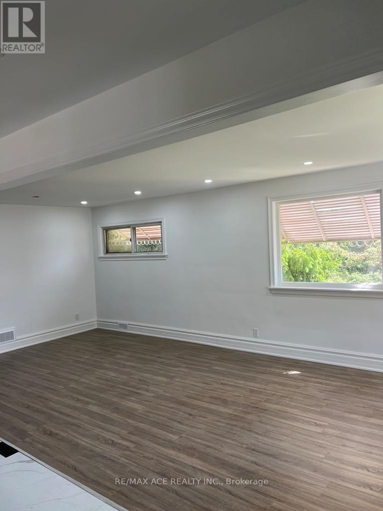 Main - 1 Aylesford Drive, Toronto, Ontario  M1N 1L6 - Photo 4 - E12632632