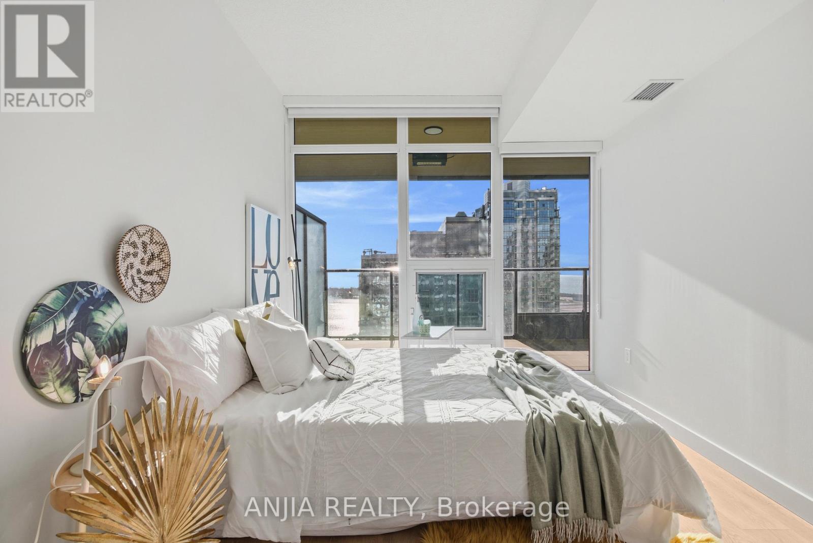 4108 - 1 Concord Cityplace Way, Toronto, Ontario M5V 0X3 - Photo 8 - C12632624