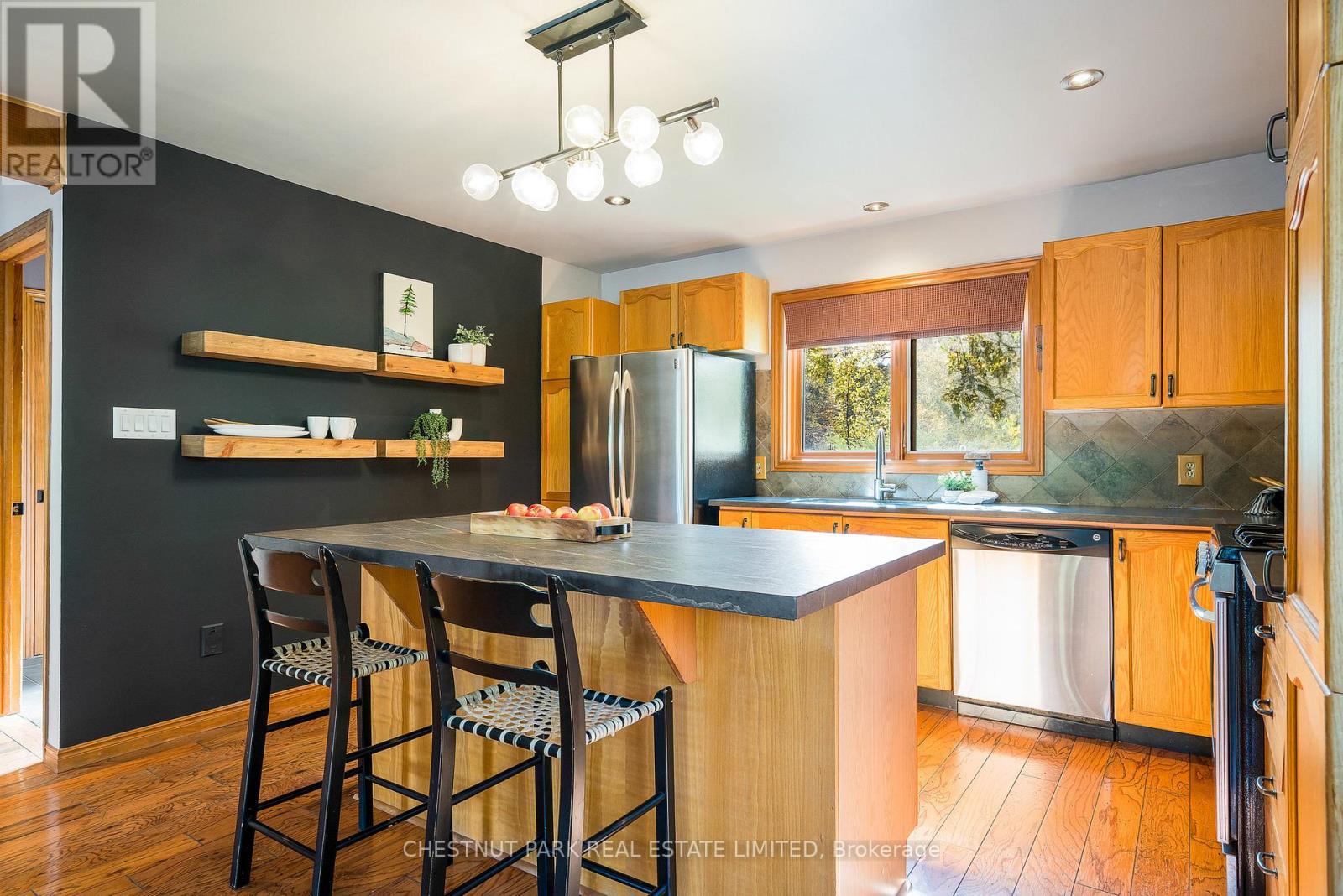 9 - 116 Hidden Lake Road, Blue Mountains, Ontario  L9Y 0T6 - Photo 14 - X12463784