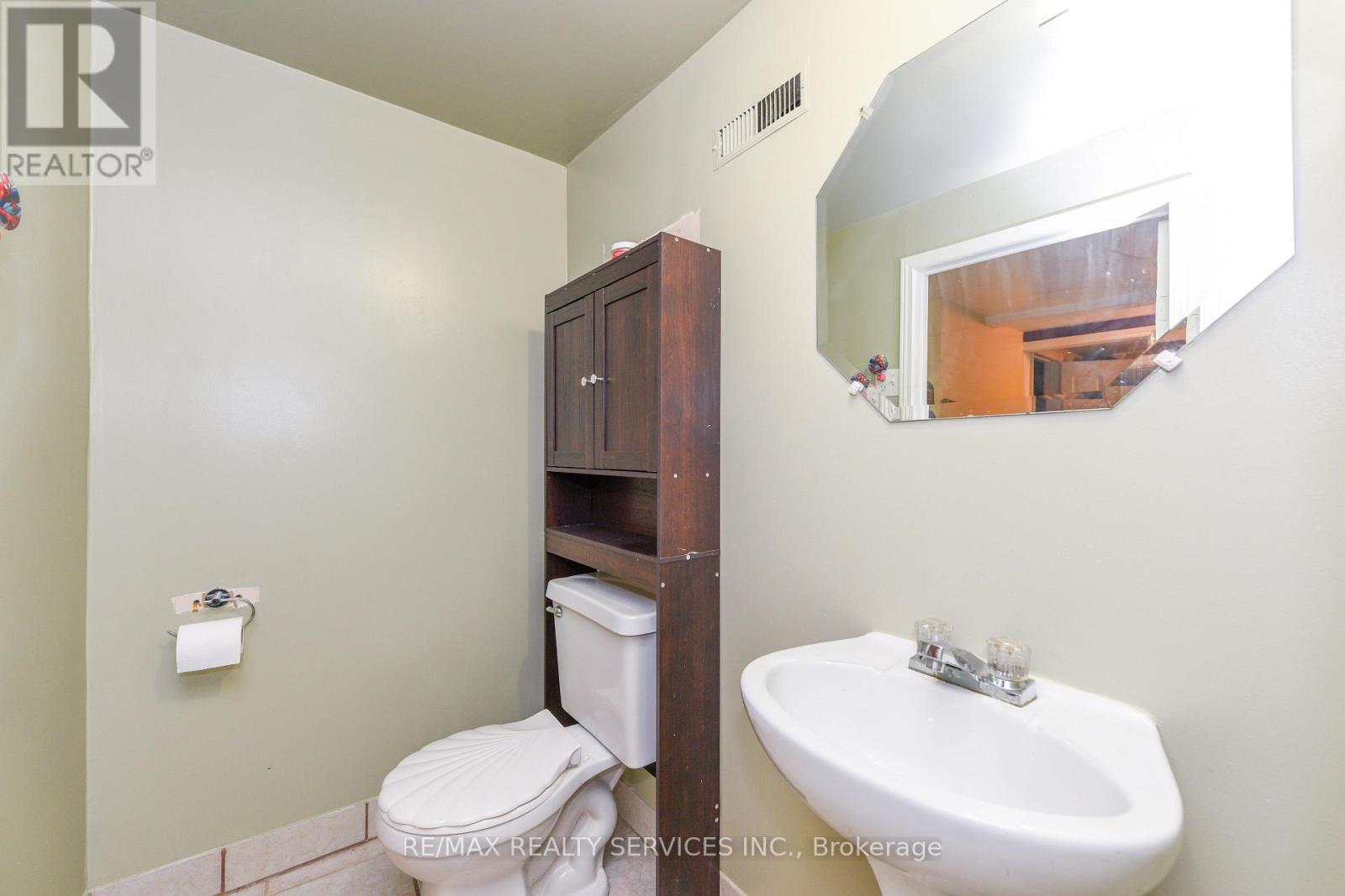 84 Flamingo Crescent, Brampton, Ontario  L6T 2G7 - Photo 27 - W12632642