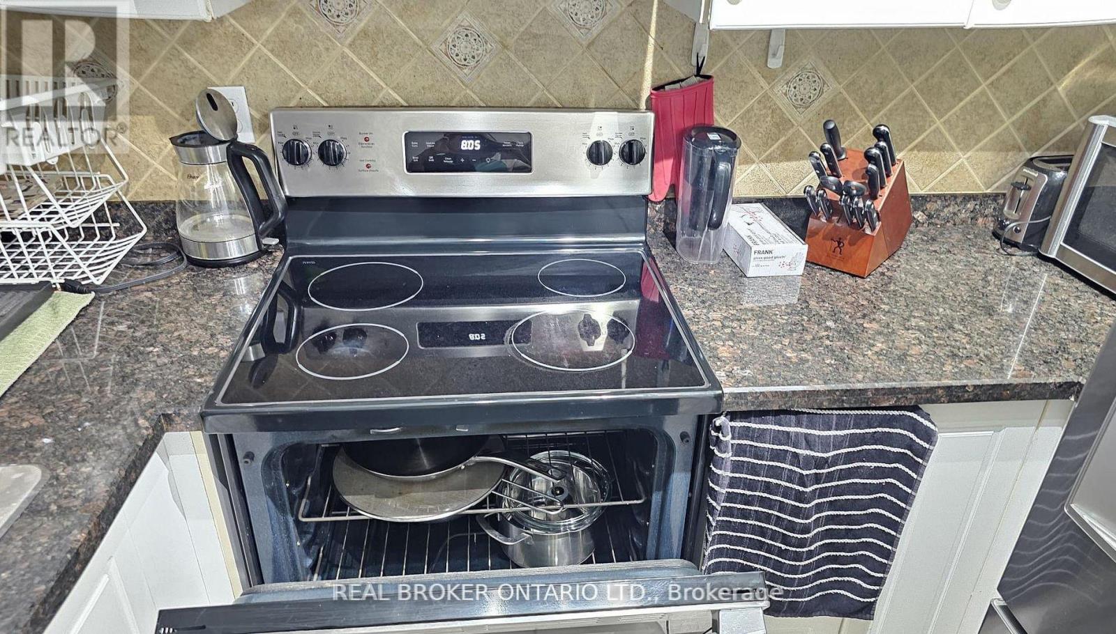 1516 - 7 Lorraine Drive, Toronto, Ontario  M2N 2E3 - Photo 10 - C12632580