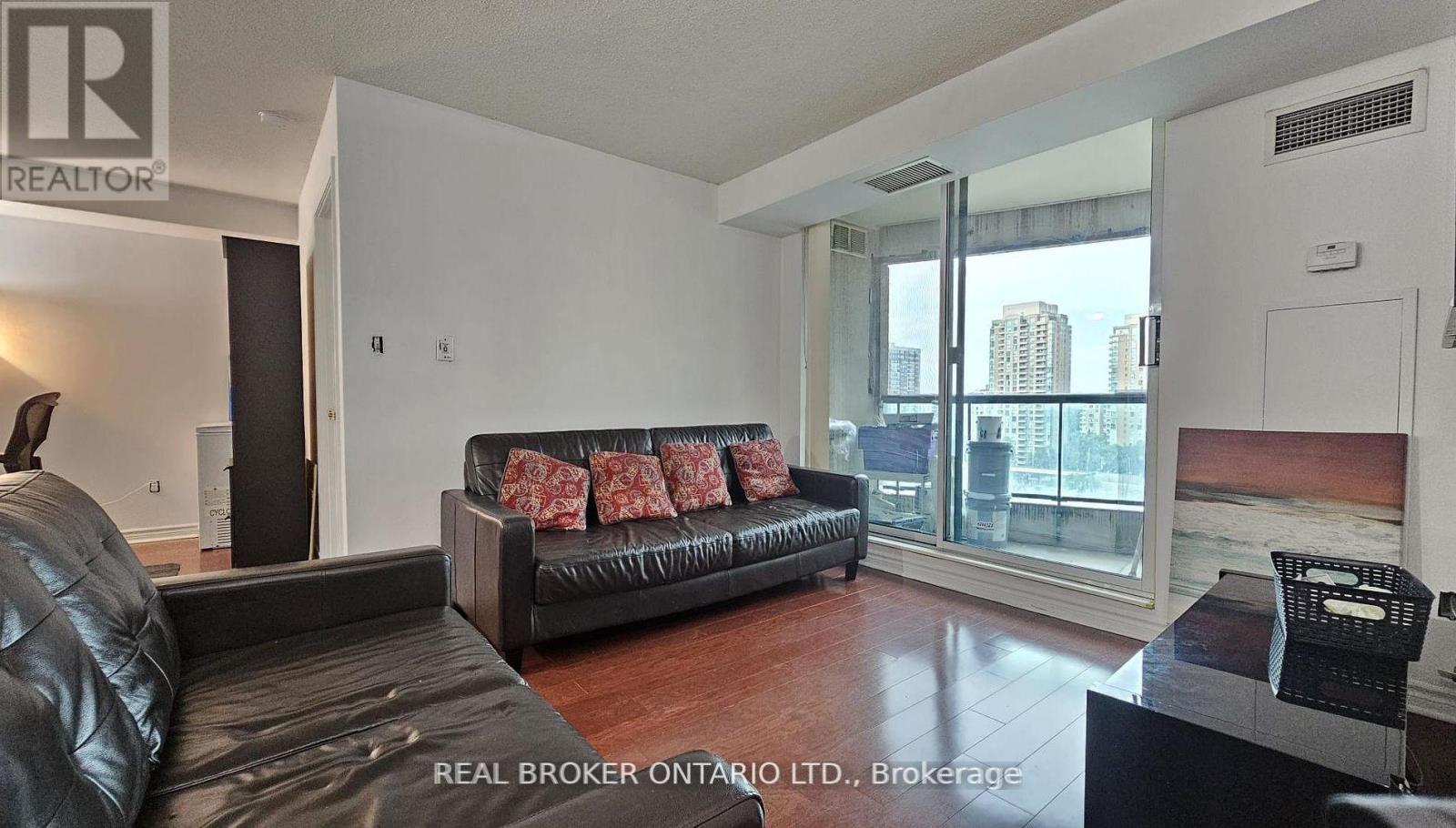 1516 - 7 Lorraine Drive, Toronto, Ontario  M2N 2E3 - Photo 4 - C12632580