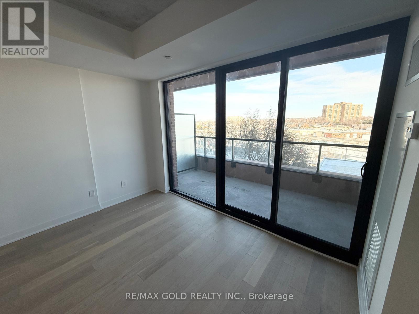 515 - 2720 Dundas Street W, Toronto, Ontario  M6P 0C3 - Photo 4 - W12632308