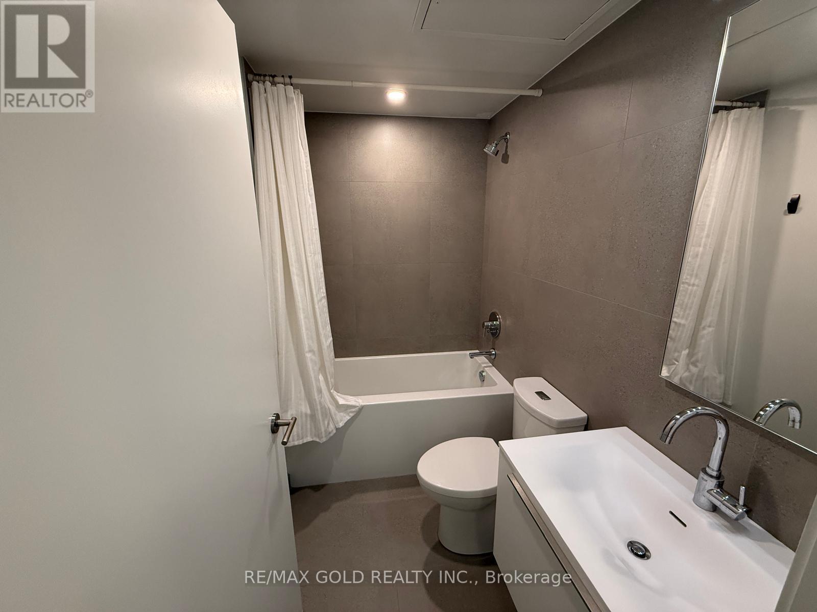 515 - 2720 Dundas Street W, Toronto, Ontario  M6P 0C3 - Photo 6 - W12632308