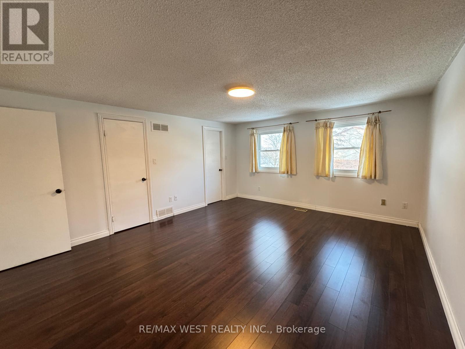 51 Michael Drive, Richmond Hill, Ontario  L4C 5W7 - Photo 7 - N12632650