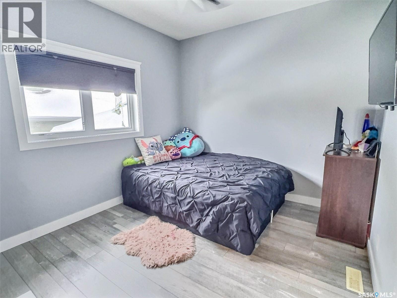 3070 Lakeview Drive, Prince Albert, Saskatchewan  S6V 5E6 - Photo 17 - SK025541