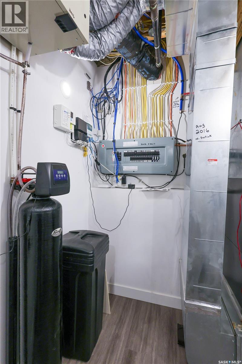 3070 Lakeview Drive, Prince Albert, Saskatchewan  S6V 5E6 - Photo 29 - SK025541