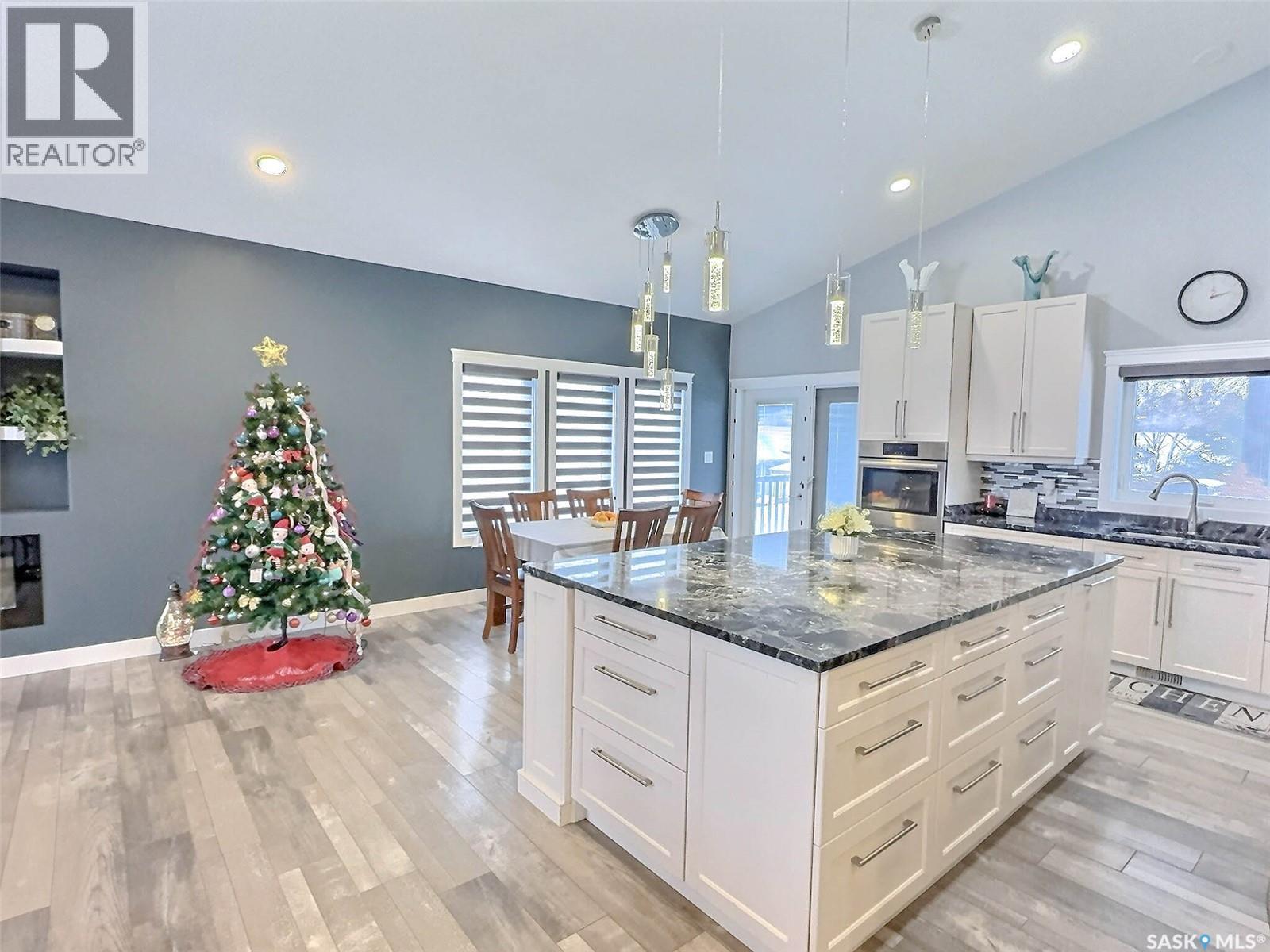 3070 Lakeview Drive, Prince Albert, Saskatchewan  S6V 5E6 - Photo 8 - SK025541