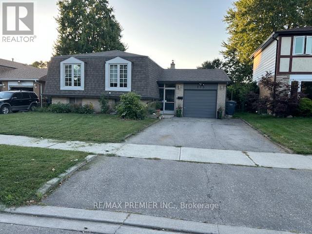 235 Louis Drive, Mississauga, Ontario  L5B 1Z1 - Photo 1 - W12632656