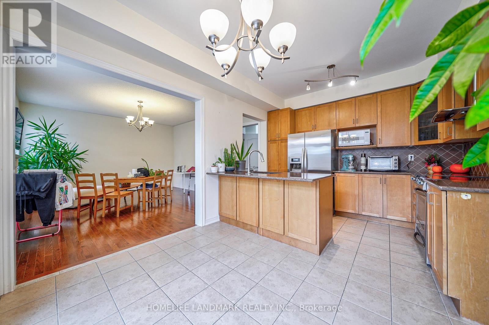 83 Hawksbury Road, Markham, Ontario  L6E 0E8 - Photo 13 - N12632668