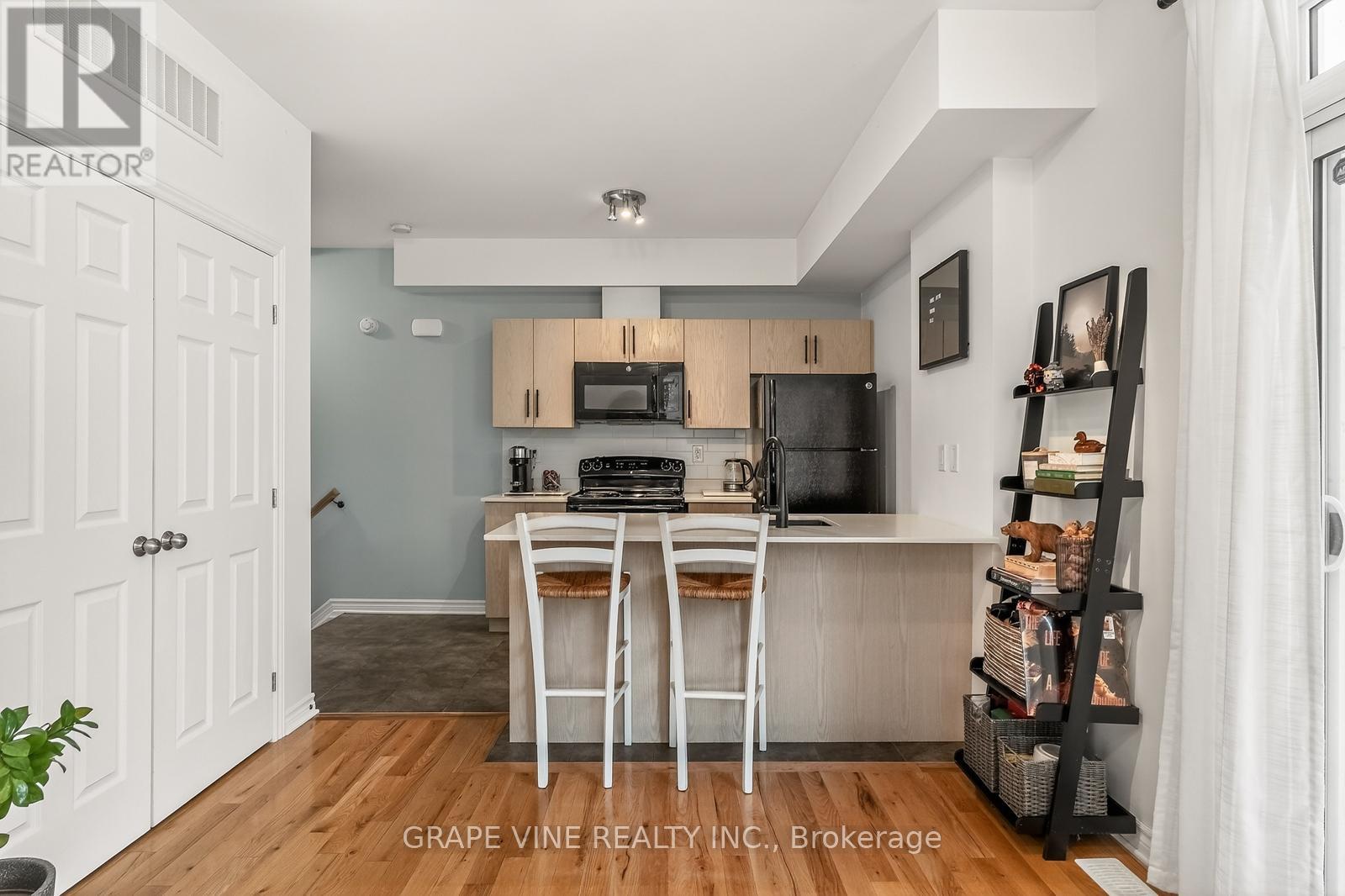 D - 310 Everest Private, Ottawa, Ontario  K1G 4E3 - Photo 11 - X12632674