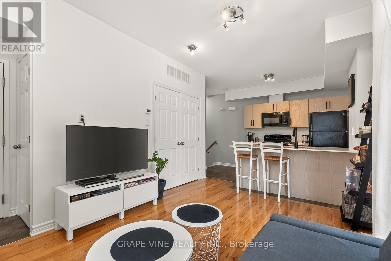 D - 310 Everest Private, Ottawa, Ontario  K1G 4E3 - Photo 12 - X12632674