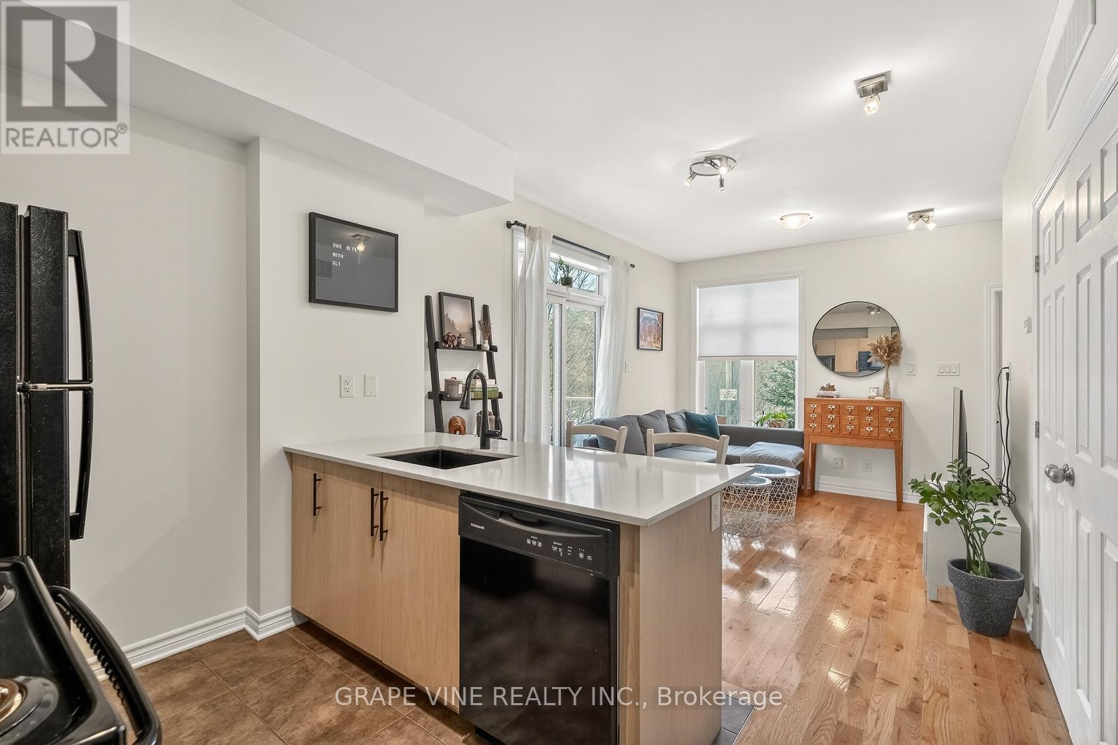 D - 310 Everest Private, Ottawa, Ontario  K1G 4E3 - Photo 16 - X12632674