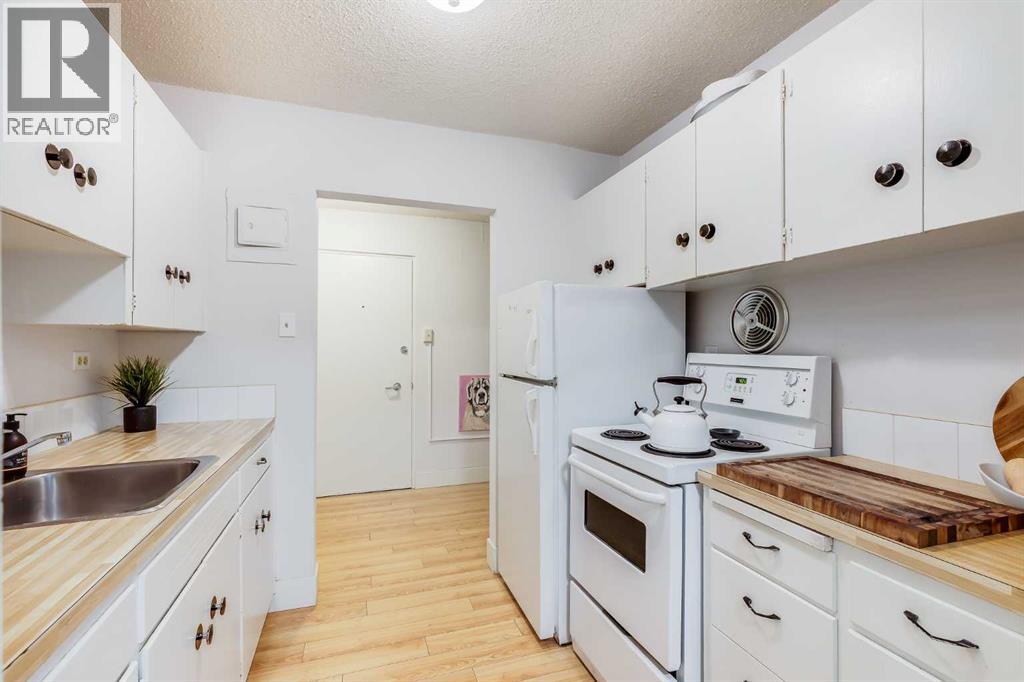 6, 3208 19 Street Nw, Calgary, Alberta  T2L 2A8 - Photo 7 - A2241083