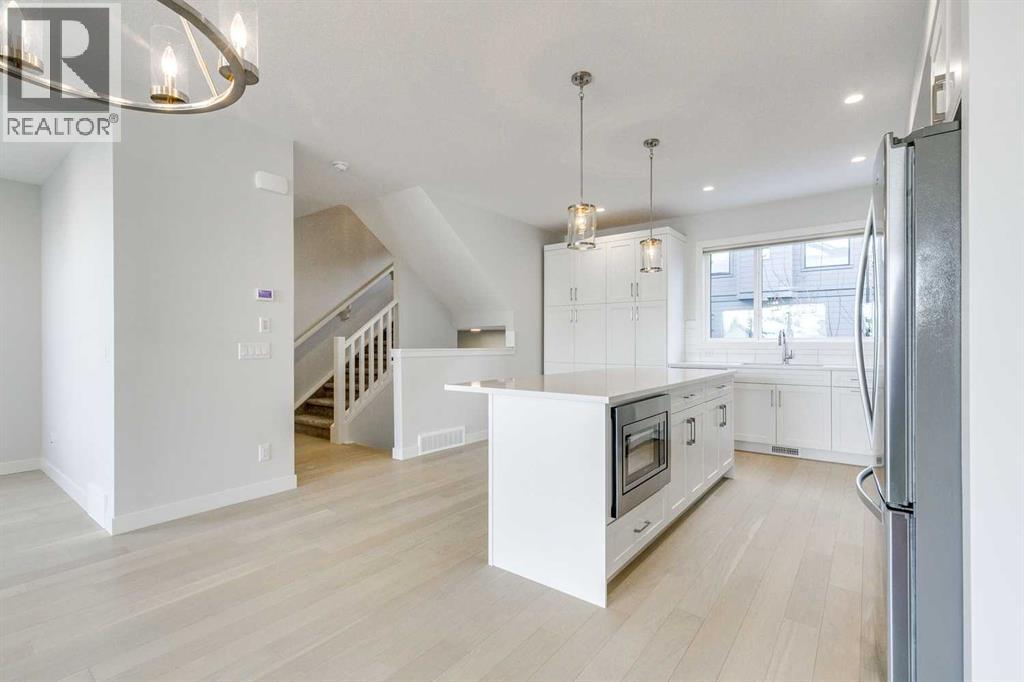 819 Shawnee Terrace Sw, Calgary, Alberta  T2Y 0T4 - Photo 7 - A2255503