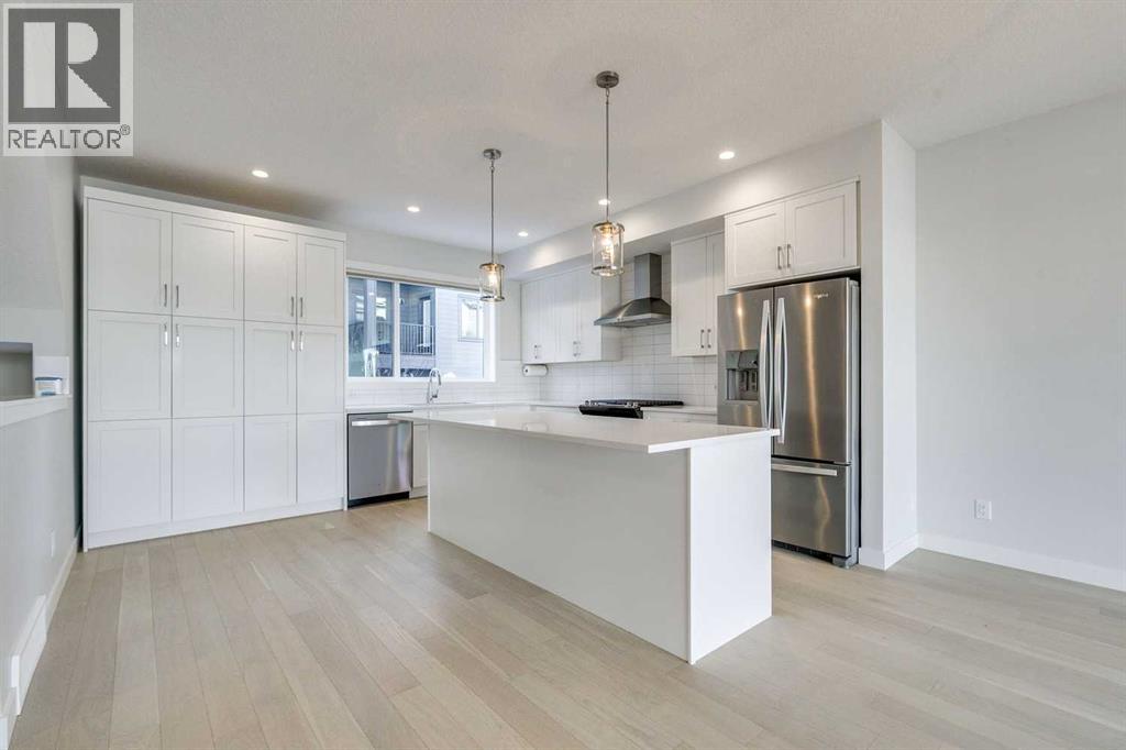 819 Shawnee Terrace Sw, Calgary, Alberta  T2Y 0T4 - Photo 5 - A2255503