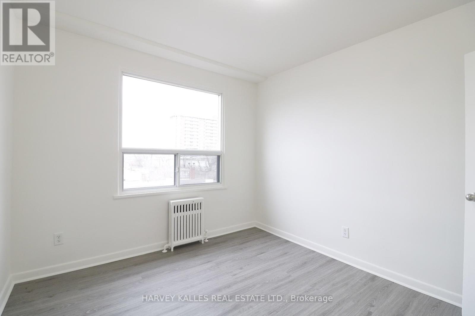 102 - 500 Gilbert Avenue, Toronto, Ontario  M6E 4X5 - Photo 10 - W12632680