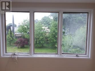 14 Tofield Crescent, Toronto, Ontario  M9W 2B9 - Photo 14 - W12632682