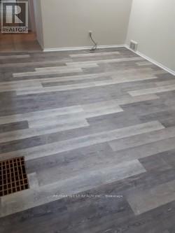 14 Tofield Crescent, Toronto, Ontario  M9W 2B9 - Photo 5 - W12632682