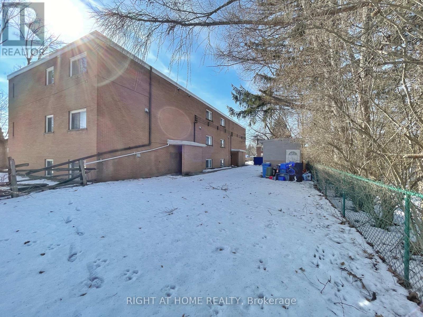 7-9 Rosemount Drive, Kitchener, Ontario  N2B 1P9 - Photo 10 - X12632686