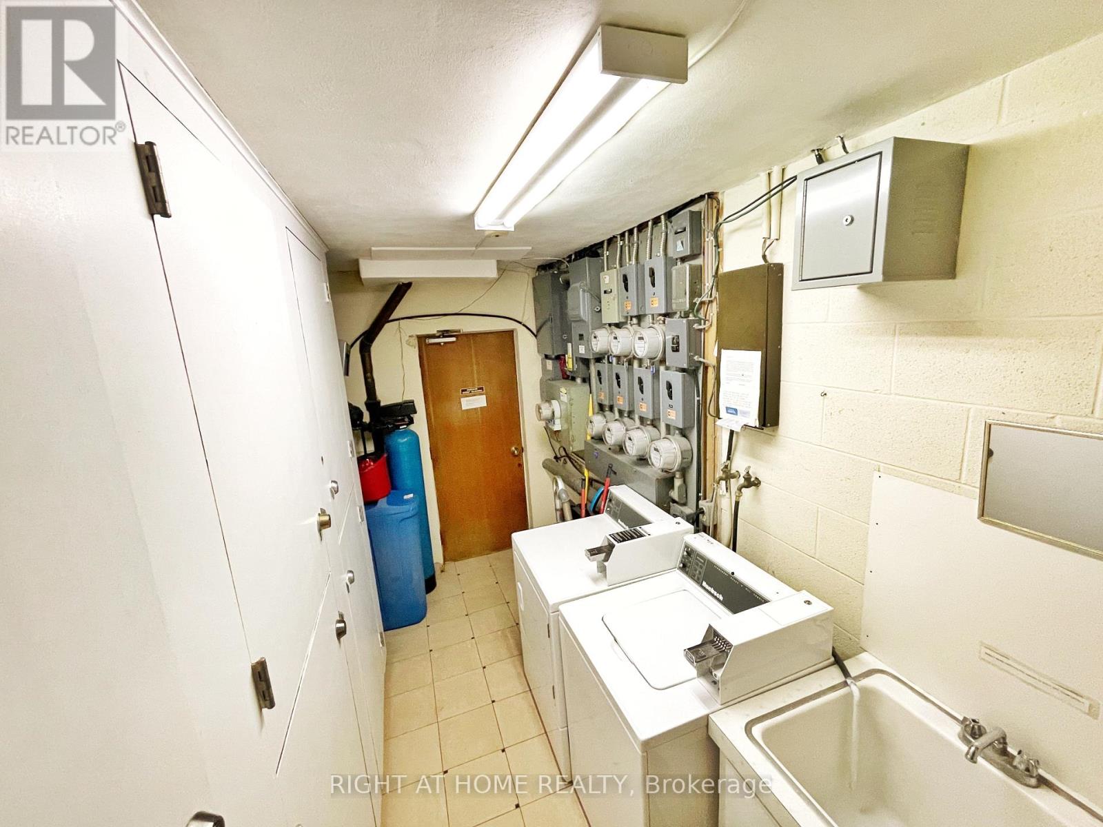 7-9 Rosemount Drive, Kitchener, Ontario  N2B 1P9 - Photo 12 - X12632686