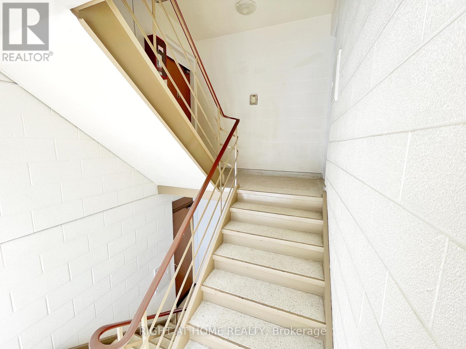 7-9 Rosemount Drive, Kitchener, Ontario  N2B 1P9 - Photo 17 - X12632686