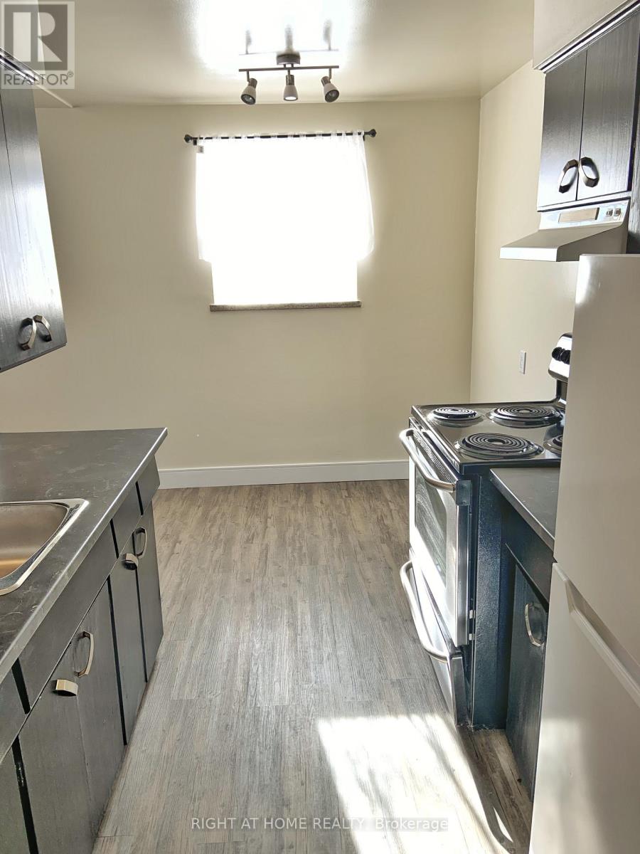 7-9 Rosemount Drive, Kitchener, Ontario  N2B 1P9 - Photo 23 - X12632686