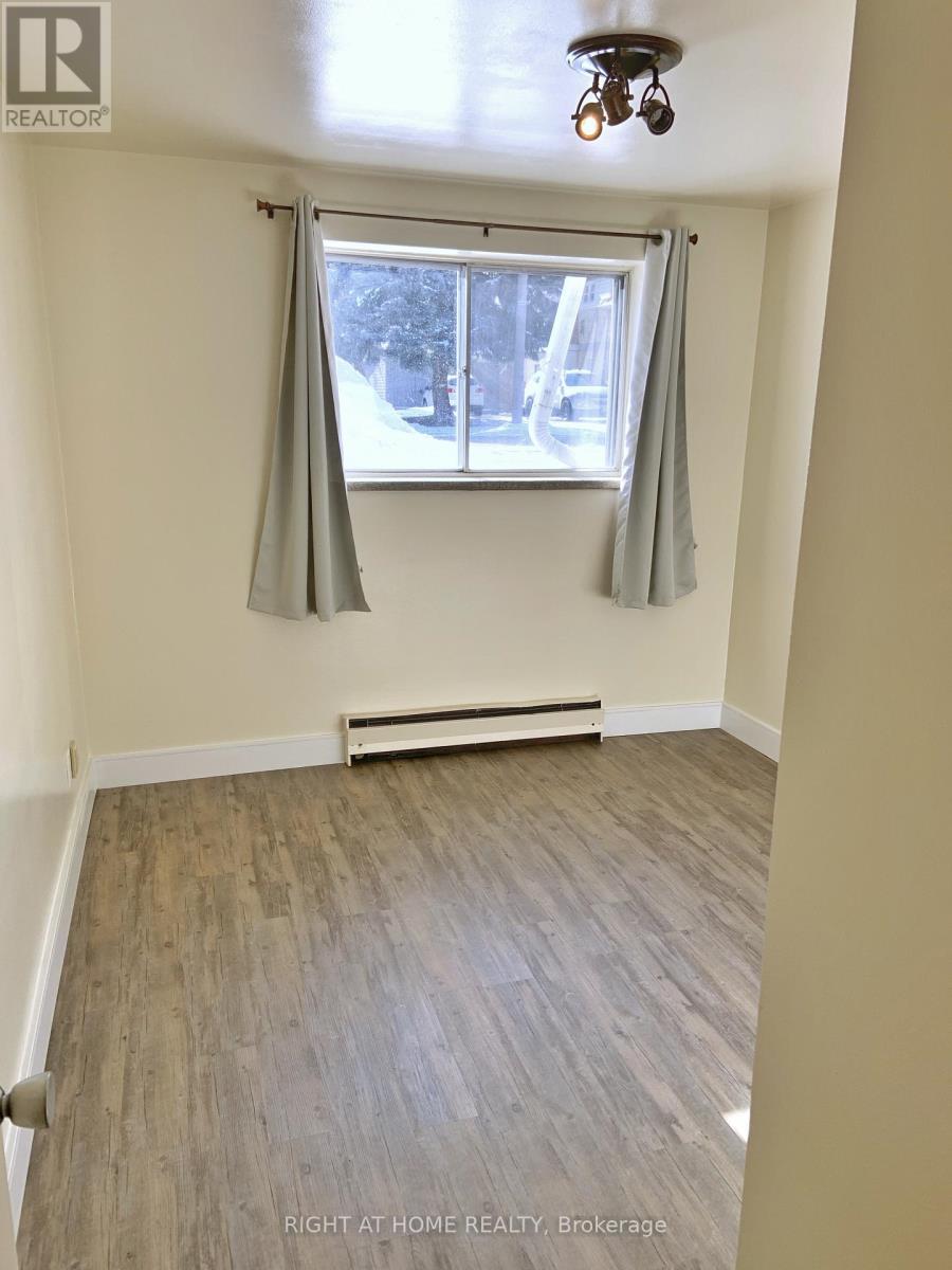 7-9 Rosemount Drive, Kitchener, Ontario  N2B 1P9 - Photo 24 - X12632686