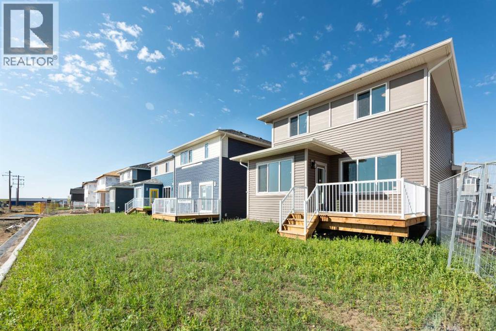 137 Clearwater Terrace, Chestermere, Alberta T1X 3A7 - Photo 3 - A2271578