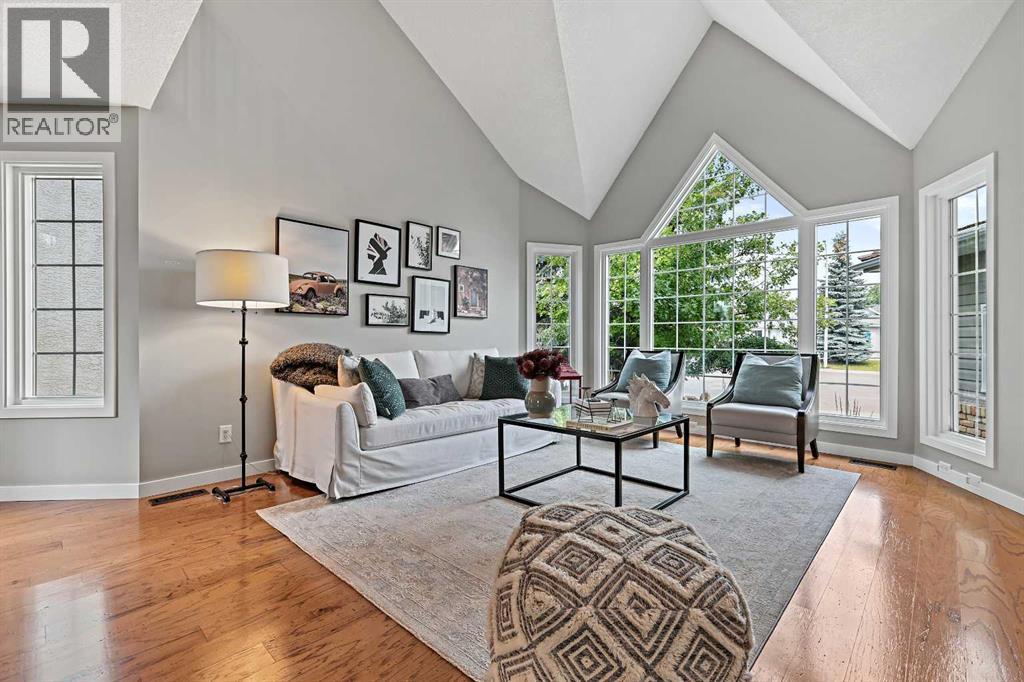 33 Sunset Crescent, Okotoks, Alberta T1S 1P3 - Photo 5 - A2272168