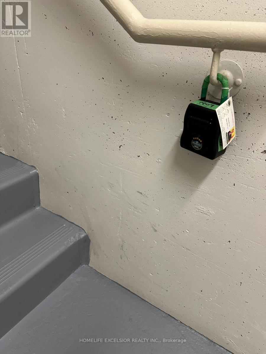 1909 - 29 Singer Court, Toronto, Ontario  M2K 0B3 - Photo 25 - C12632688