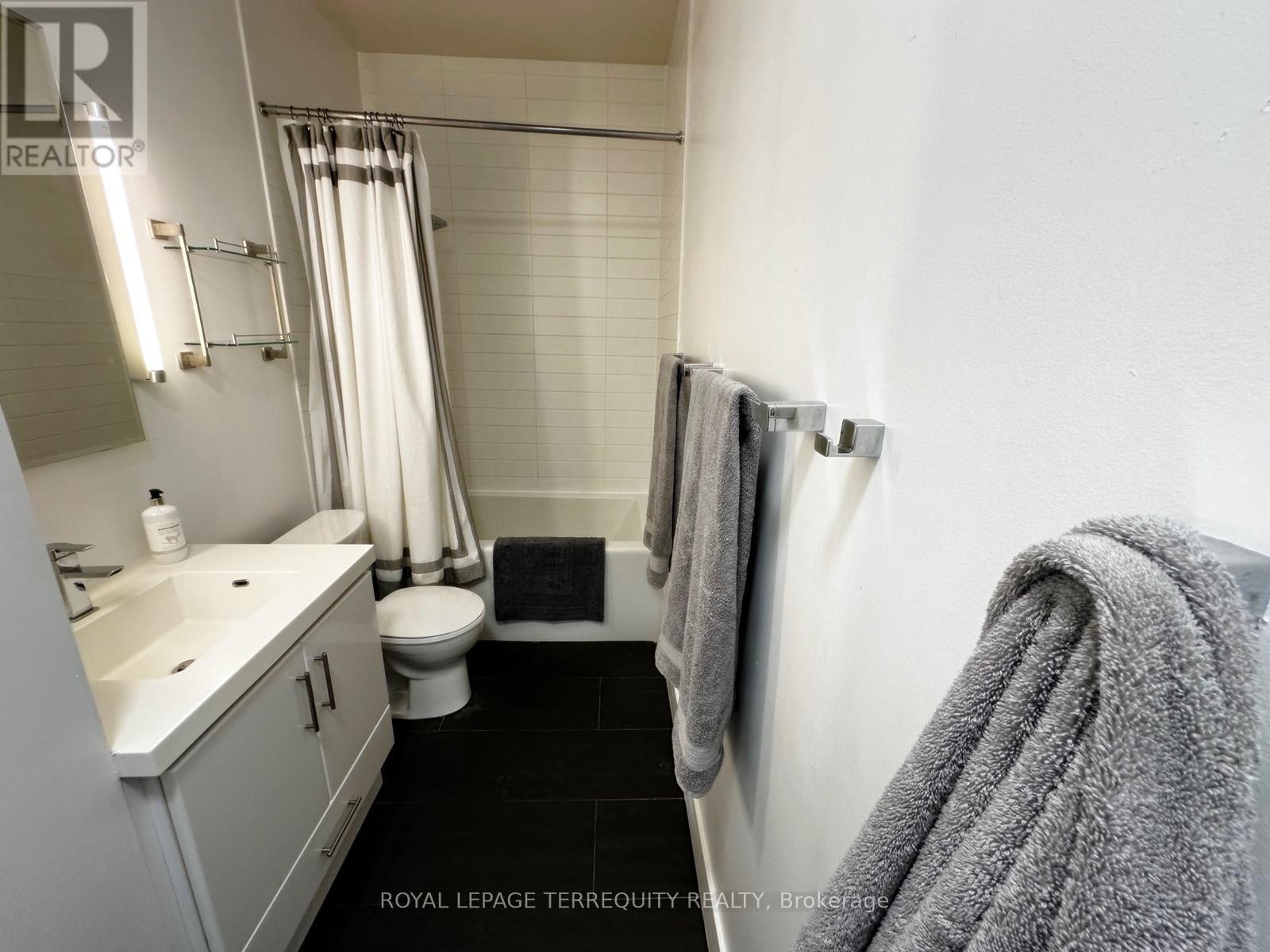 Th117 - 90 Stadium Road, Toronto, Ontario  M5V 3W5 - Photo 18 - C12632708