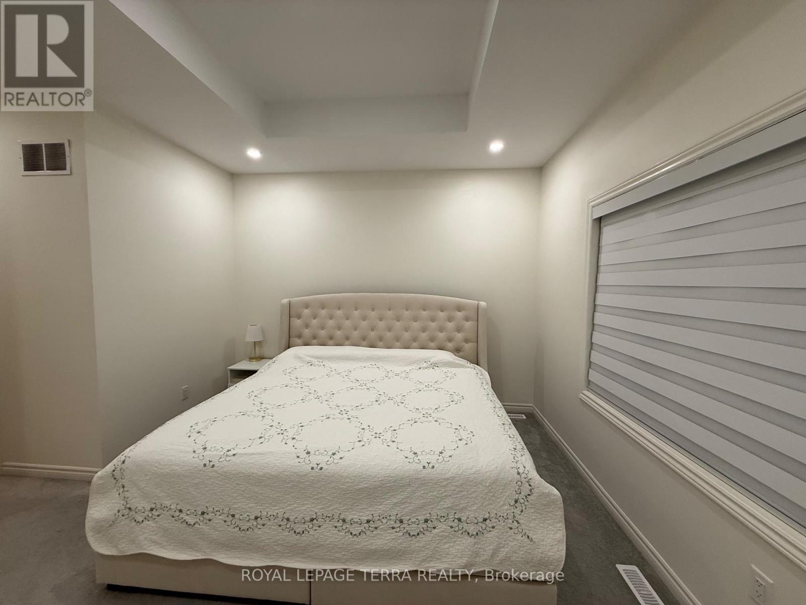 70 Fruitful Crescent, Whitby, Ontario  L1P 0N3 - Photo 12 - E12632694