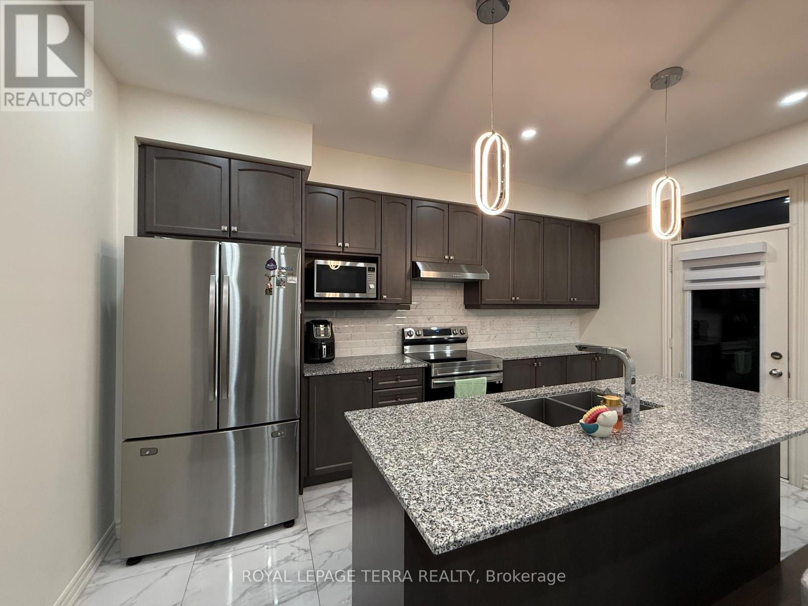 70 Fruitful Crescent, Whitby, Ontario  L1P 0N3 - Photo 22 - E12632694