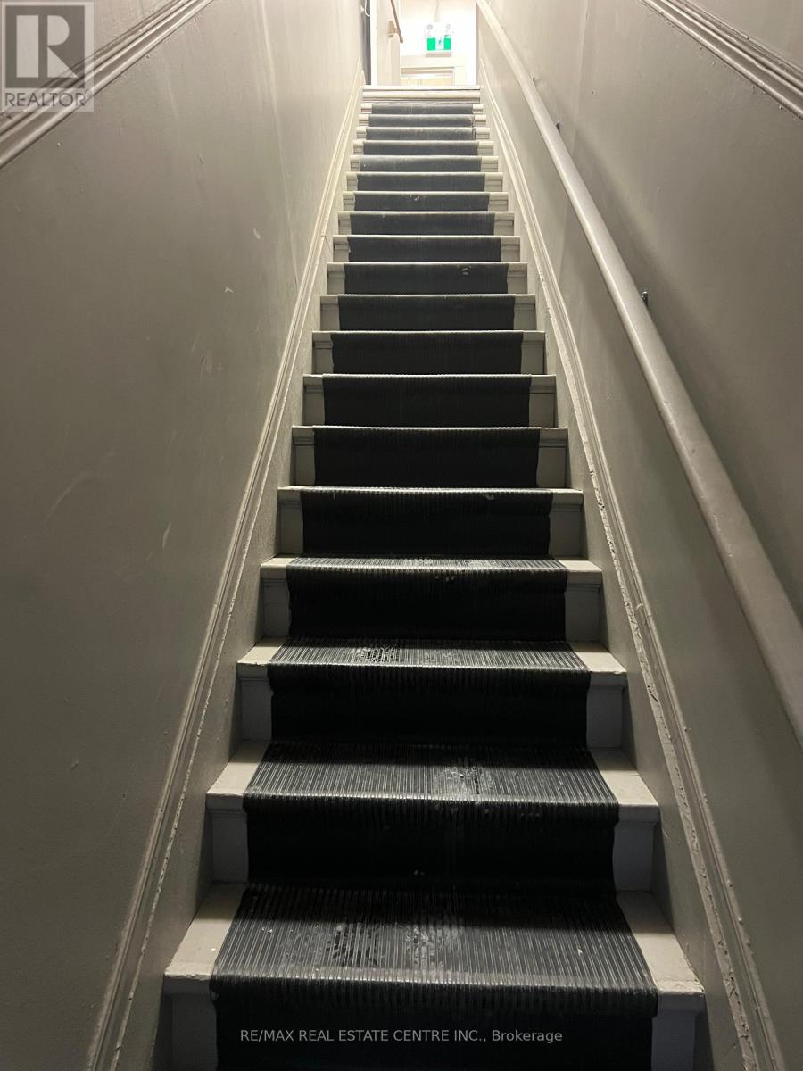 5 - 177 Broadway, Orangeville, Ontario  L9W 1K2 - Photo 2 - W12632718