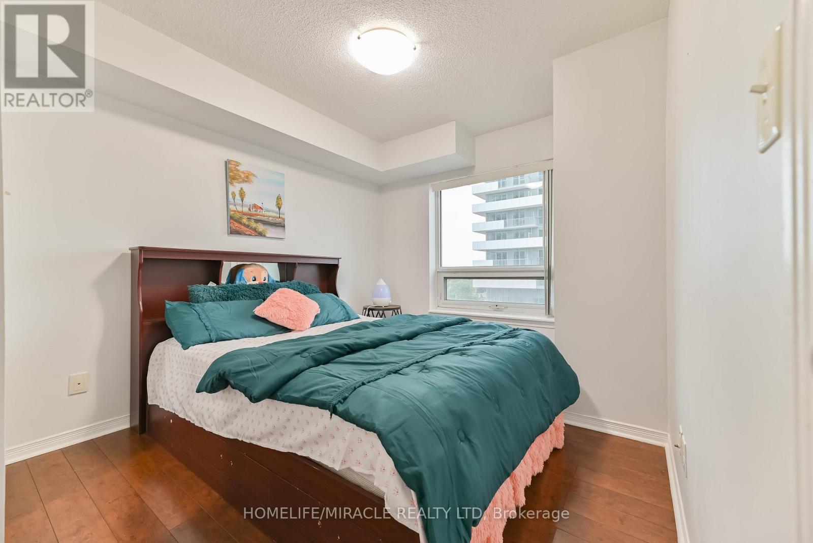 709 - 215 Queen Street E, Brampton, Ontario  L6W 0A9 - Photo 17 - W12632724