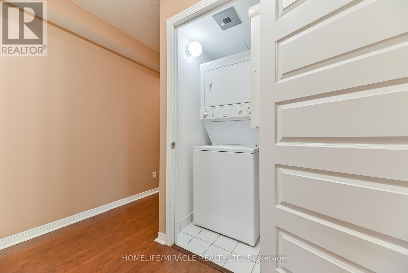 709 - 215 Queen Street E, Brampton, Ontario  L6W 0A9 - Photo 22 - W12632724