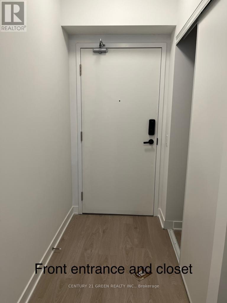 1302 - 3900 Confederation Parkway, Mississauga, Ontario  L5B 0M3 - Photo 2 - W12632728