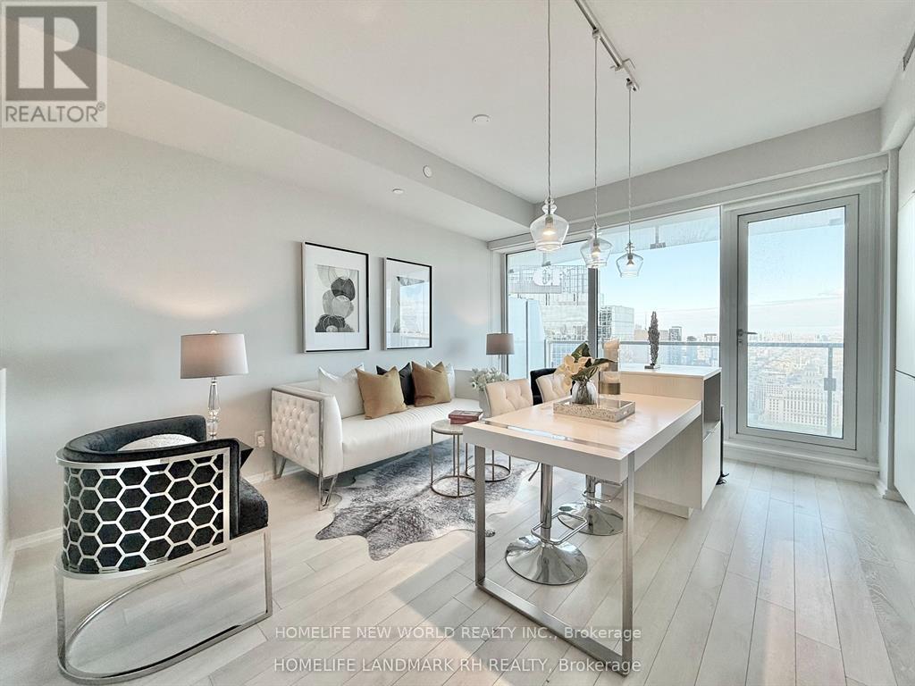 3910 - 197 Yonge Street, Toronto, Ontario  M5B 1M4 - Photo 4 - C12632730