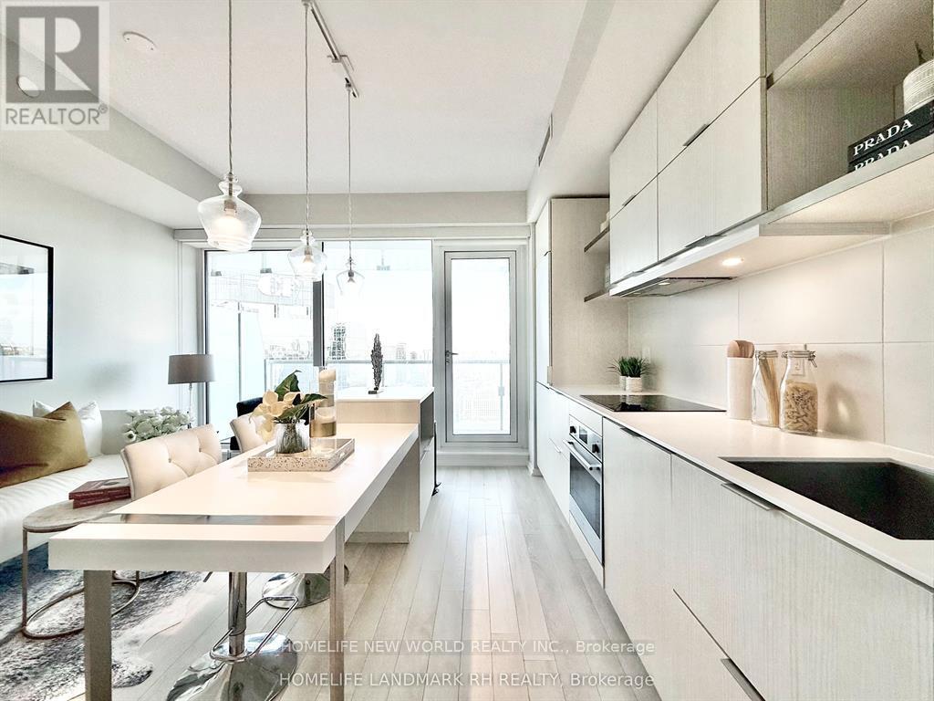 3910 - 197 Yonge Street, Toronto, Ontario  M5B 1M4 - Photo 6 - C12632730