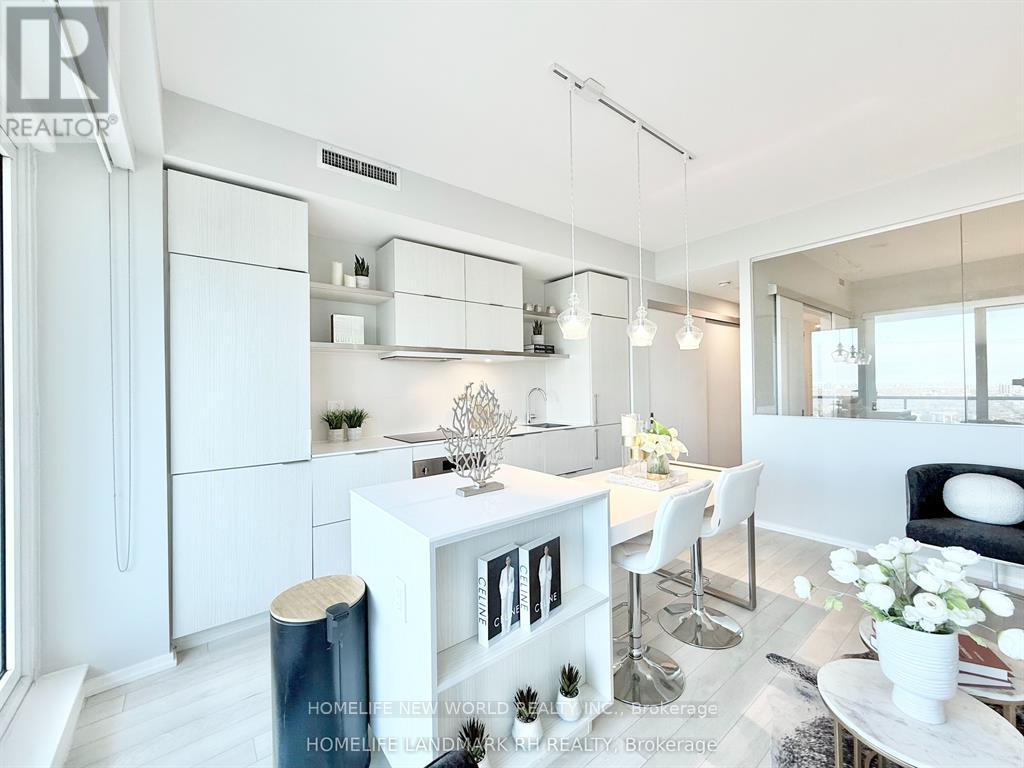 3910 - 197 Yonge Street, Toronto, Ontario  M5B 1M4 - Photo 8 - C12632730