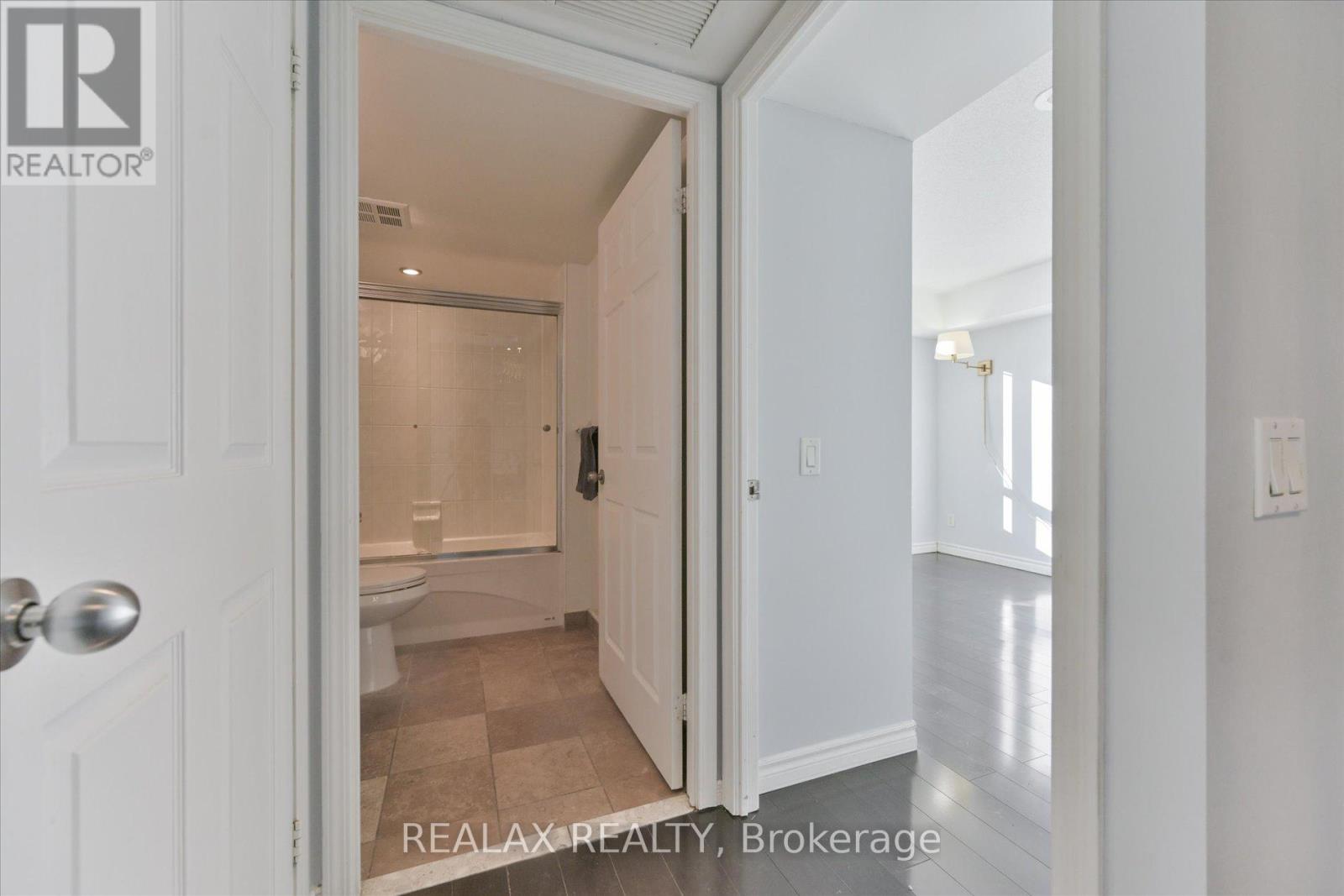 2005 - 155 Beecroft Road, Toronto, Ontario  M2N 7C6 - Photo 4 - C12632738