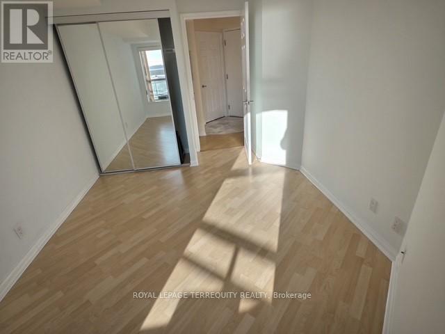 818 - 230 Queens Quay W, Toronto, Ontario  M5J 2Y7 - Photo 5 - C12632742
