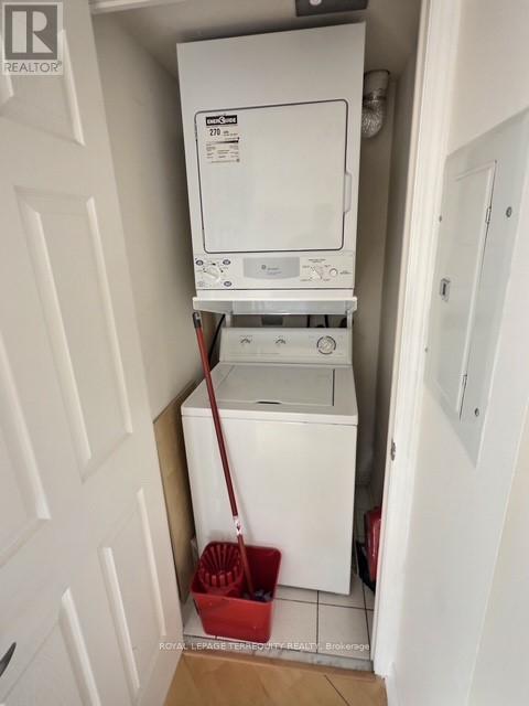 818 - 230 Queens Quay W, Toronto, Ontario  M5J 2Y7 - Photo 9 - C12632742