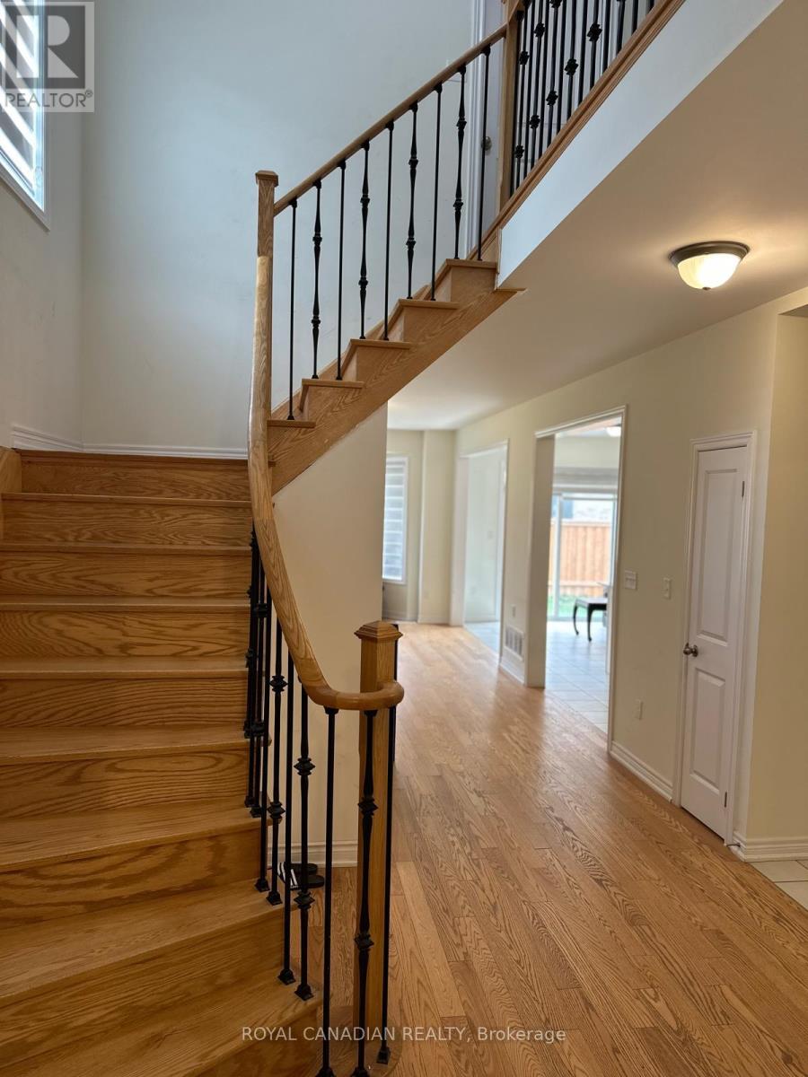 Upper - 3 Bushwood Trail, Brampton, Ontario  L7A 5J7 - Photo 10 - W12632734