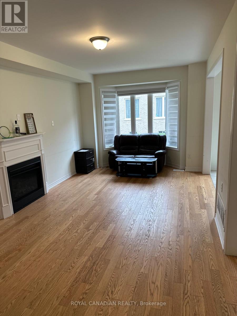 Upper - 3 Bushwood Trail, Brampton, Ontario  L7A 5J7 - Photo 7 - W12632734