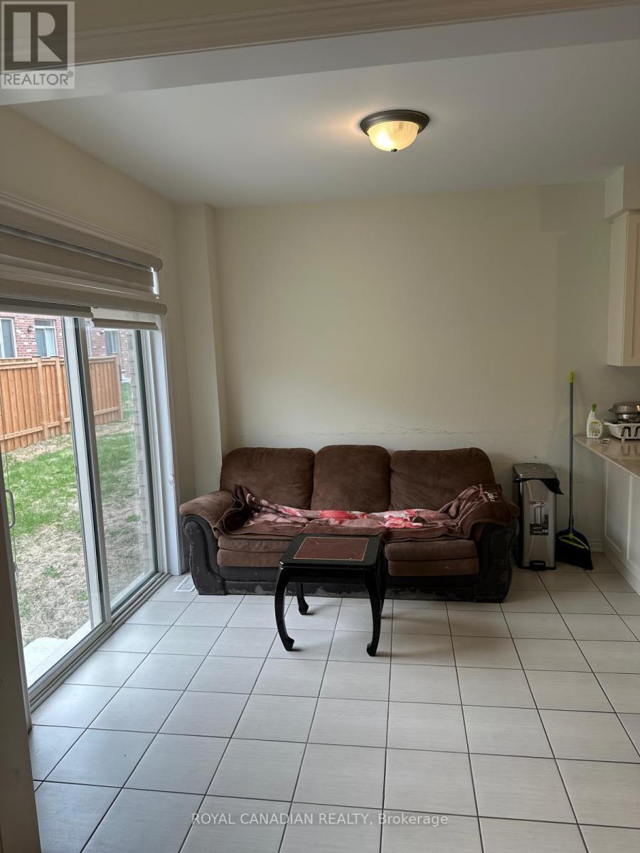 Upper - 3 Bushwood Trail, Brampton, Ontario  L7A 5J7 - Photo 8 - W12632734