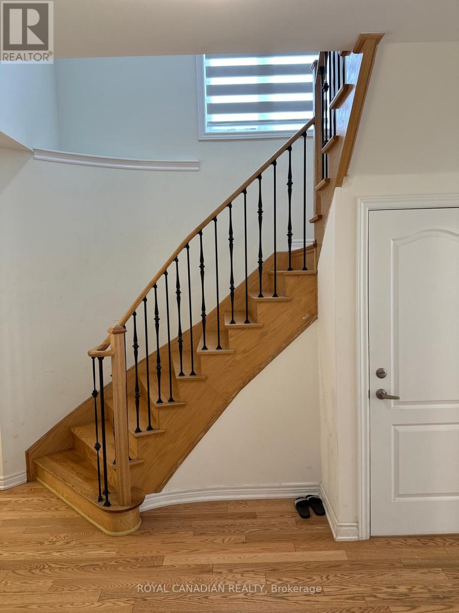 Upper - 3 Bushwood Trail, Brampton, Ontario  L7A 5J7 - Photo 9 - W12632734