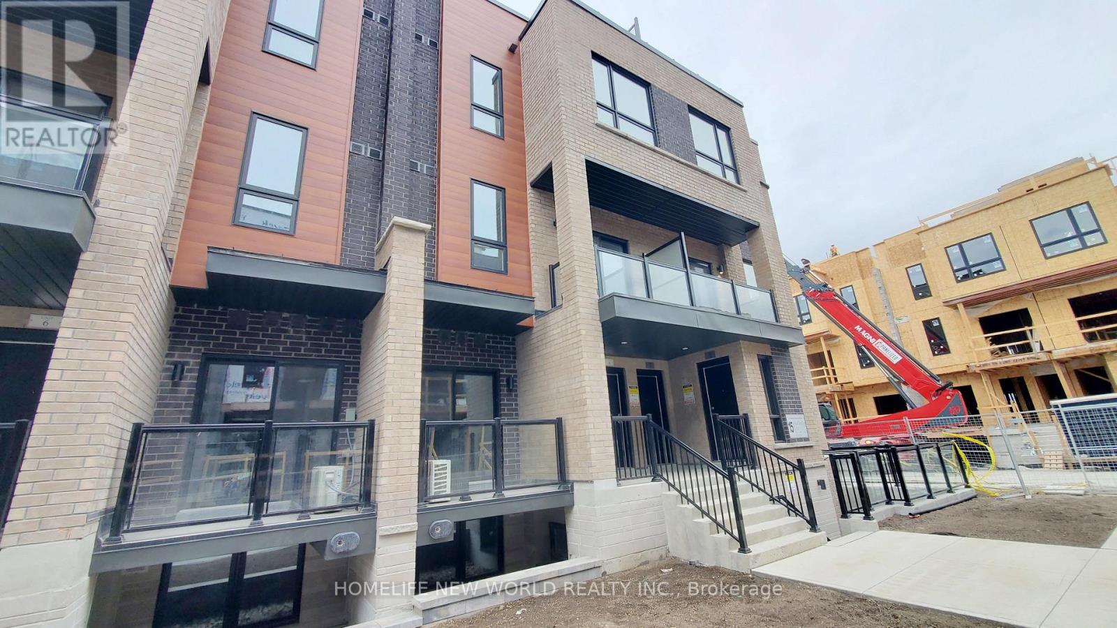 3 - 15 LYTHAM GREEN CIRCLE, Newmarket, Ontario