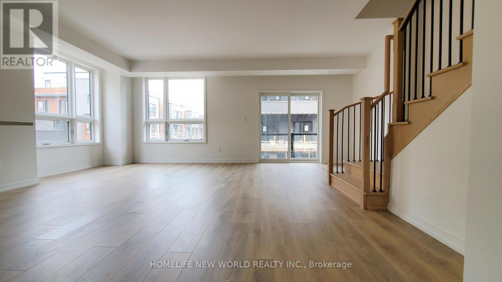 3 - 15 Lytham Green Circle, Newmarket, Ontario  L3Y 0H3 - Photo 12 - N12632752